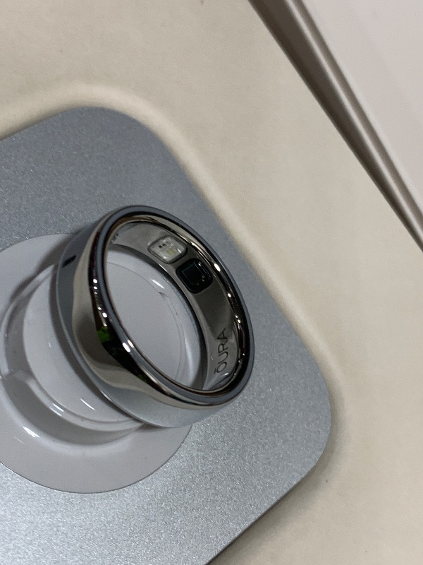 Photo 1 of Oura Ring 5 Smart Ring - Silver - Size 9