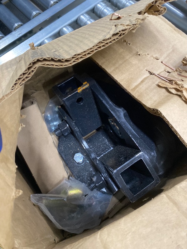 Photo 1 of ***MISSING PIECES -SELLING AS IS*** Equal-i-zer 4-point Sway Control Hitch, 90-00-1001, 10,000 Lbs Trailer Weight Rating, 1,000 Lbs Tongue Weight Rating, Weight Distribution Kit DOES NOT Include Hitch Shank, Ball NOT Included
