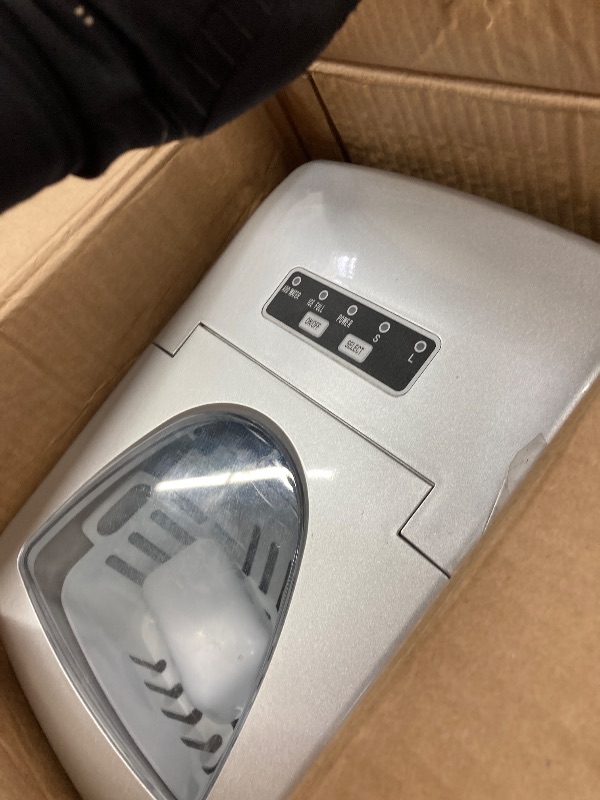Photo 1 of **it's used**Frigidaire 26 Lbs per Day Portable Compact Maker, Ice Making Machine, Stainless, Medium