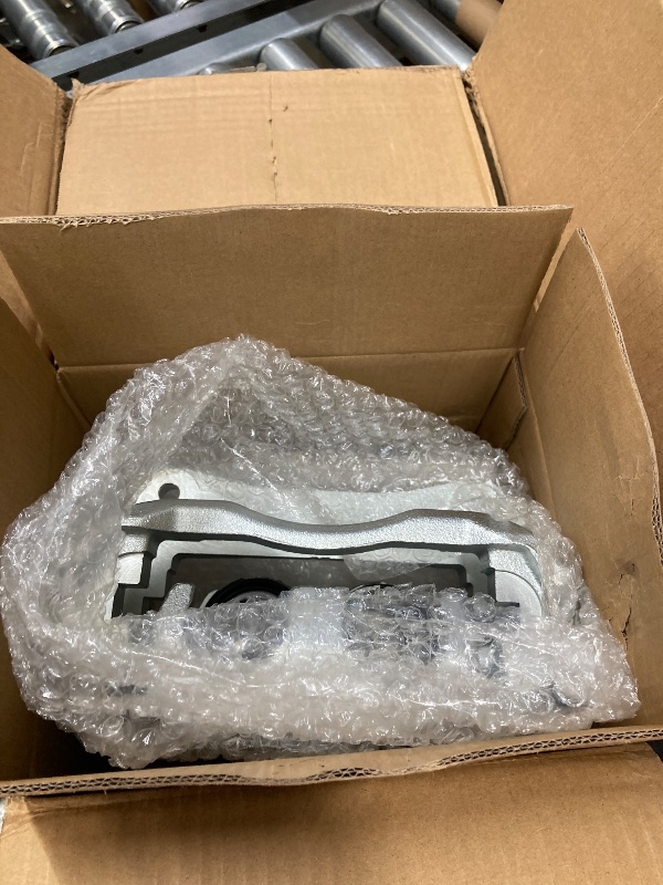 Photo 1 of Front Left & Right Disc Brake Calipers Assembly w/Bracket For