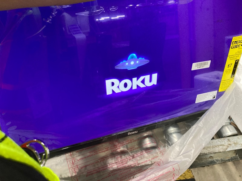 Photo 1 of ***NO RETUR**Roku Smart TV – 24-Inch Select Series, 720p HD TV – Roku TV with Voice Remote – Flat Screen LED Television with Wi-Fi for Streaming Live Local News, Sports, Family Entertainment
