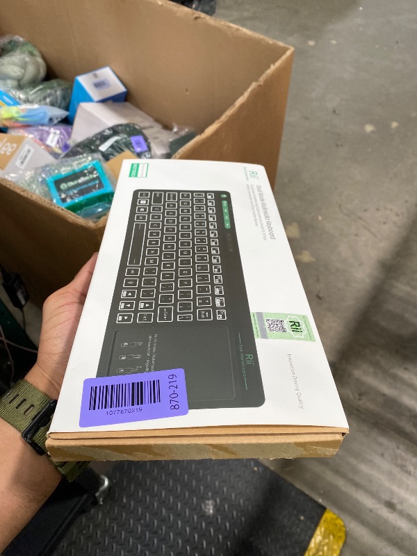 Photo 1 of (Dual Mode) Rii RT518S Wireless and Bluetooth 2-LED Color Backlit Multimedia Keyboard with Multi-Touch Big Size Trackpad,Rechargable Keyboard for Android TV Box,PC,Tablets,Smart TV, HTPC, IPTV,Windows