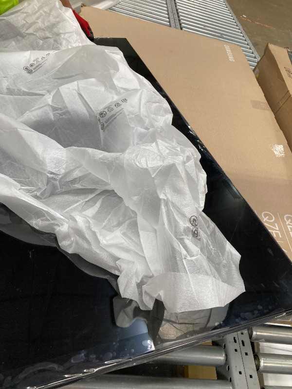 Photo 1 of **NO RETORNO**Samsung 65-Inch Class QLED Q7F Series Samsung Vision AI Smart TV (2025 Model, 65Q7F) Quantum HDR, Object Tracking Sound Lite, Q4 AI Gen1 Processor, 4K upscaling, Gaming Hub, Alexa Built-in