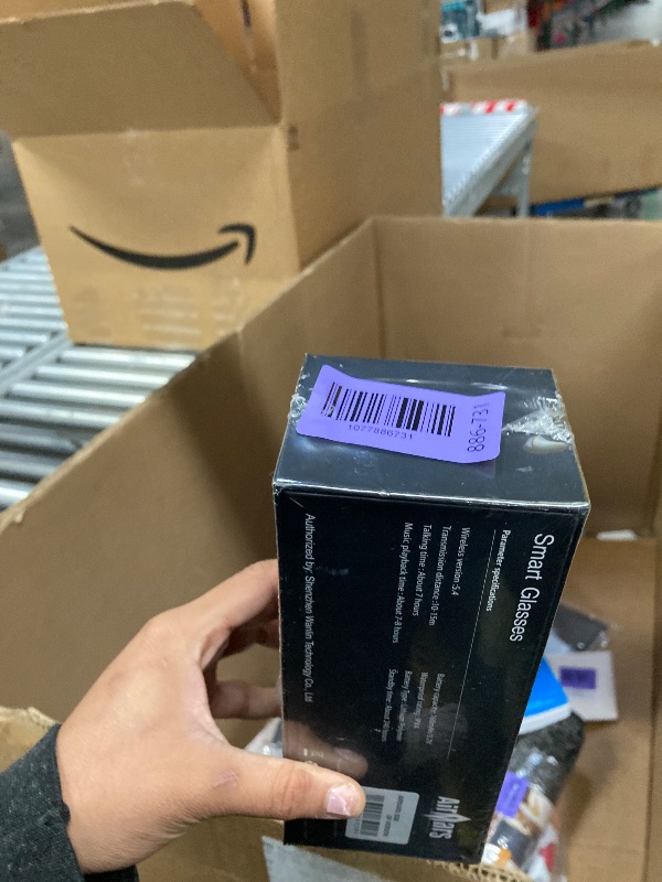 Photo 1 of ????? ??????? with Voice Assistant, Built-in Speaker and Microphone, Photochromic Blue Light Filtering Lenses, UV Protection Polarized Bluetooth Sunglasses for Men and Women (Photochromic)