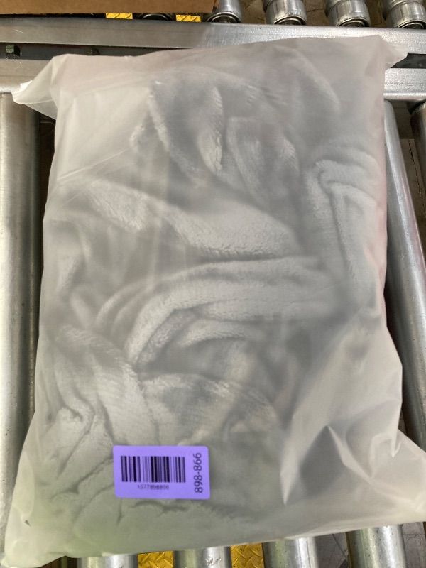 Photo 1 of **POWER BUTTON TORE OFF/NO BATTERY***HychYAYA Cordless Portable Heated Blanket Battery Operated, 20000mAh Battery Rechargeable Heated Blanket with 3 Heating Levels, 70"x40" USB Wearable Electric Blankets for Camping, Home, Office, Car.