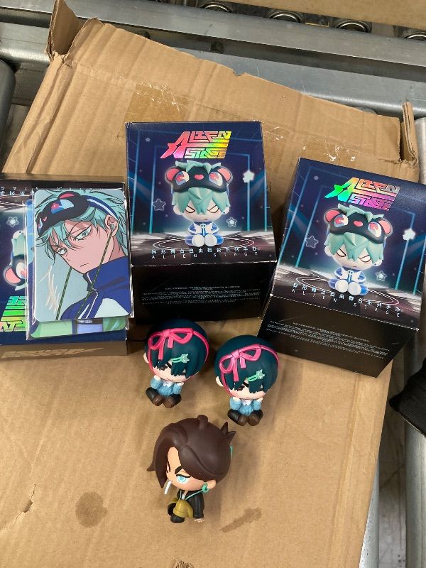 Photo 1 of **MISSING 3/DAMAGED BOX***AET Alien Stage Free Stage 6 Figures