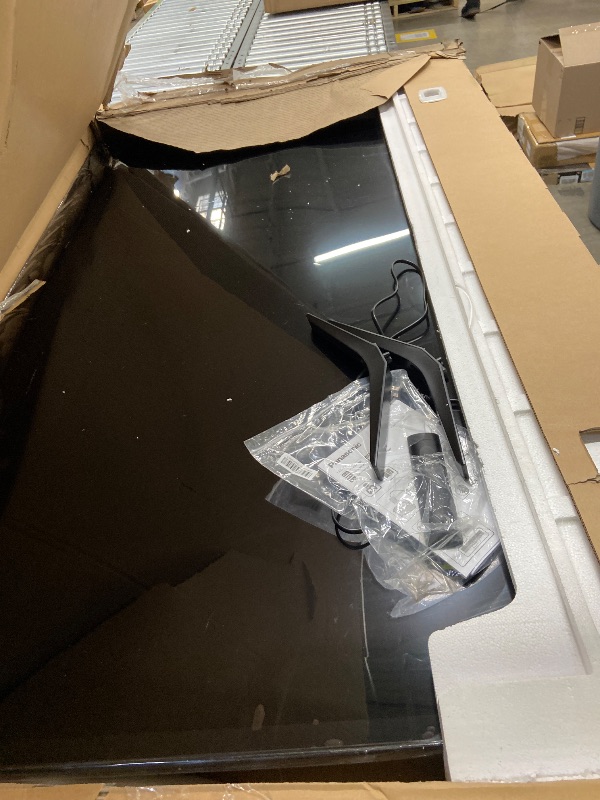 Photo 1 of ********no retourn ,no refound / broken********Panasonic W70 Series (2025 Model) 70" LED 4K Ultra HD Smart Fire TV, Press & Ask Alexa, Apple AirPlay, HDR10+, HDMI 2.1, and Bluetooth Support - 70W70BP