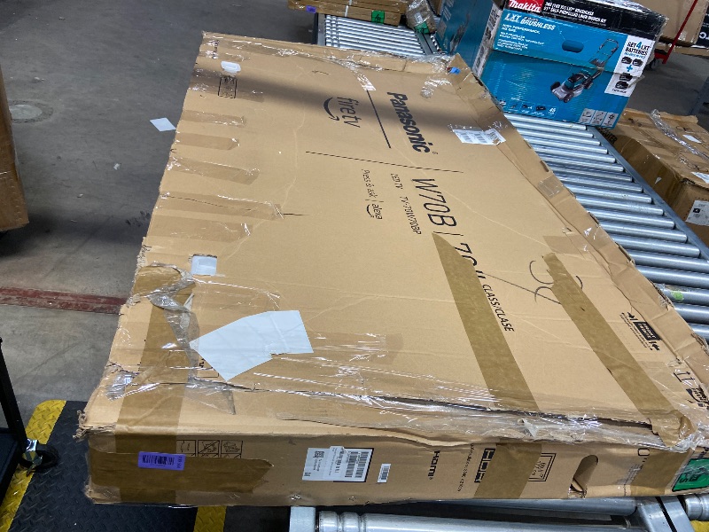 Photo 1 of ********no retourn ,no refound / broken********Panasonic W70 Series (2025 Model) 70" LED 4K Ultra HD Smart Fire TV, Press & Ask Alexa, Apple AirPlay, HDR10+, HDMI 2.1, and Bluetooth Support - 70W70BP