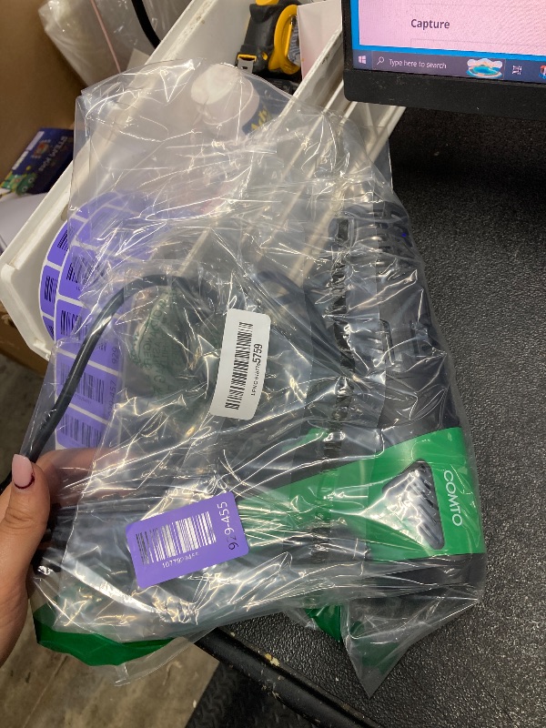 Photo 1 of ***MISSING PIECES -SELLING AS IS *** COMTO 1800W Heat Gun with LCD Digital Display, Variable Temperature Control 122?-1202??50?- 650??with 4 Nozzles for Crafts, Vinyl Wrap, Shrink Tubing (SG-1004E)