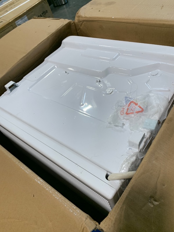 Photo 1 of ***FINAL SALE NO RETURN *****SIMILAR ITEM* *VERY DIRTY* Electactic 8000 Btu Window Air Conditioner,AC Window Unit Up to 350 Sq.Ft,24H Timer,Remote Control,Easy Install,Air Conditioner for Bedroom,Living Room,Office