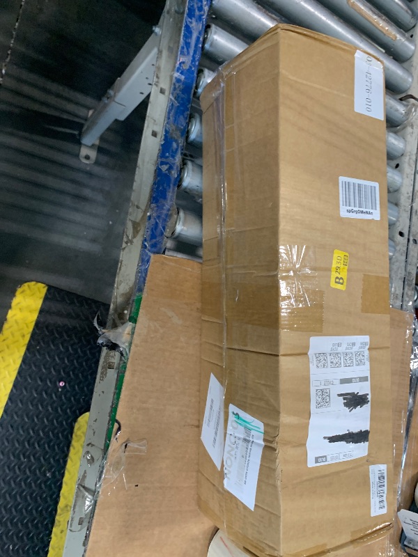 Photo 1 of 03-42776-010 Engine Air Filter for Freightliner Cascadia