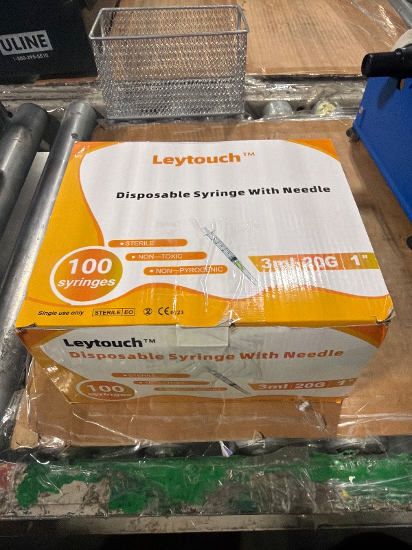 Photo 1 of 100 Pack 5ml Syringes with 22Ga 1.25" Needle