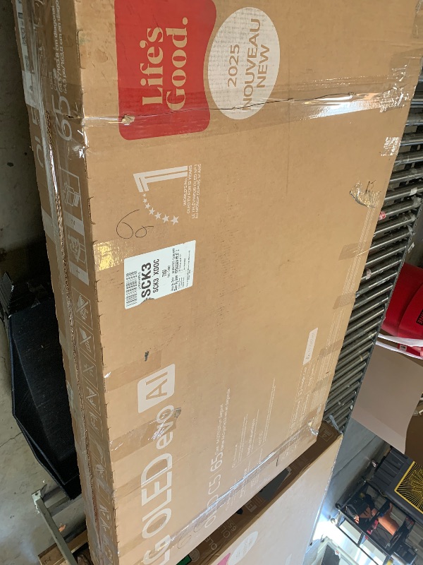 Photo 1 of NON-FUNCTIONAL, PARTS ONLY-------------------------------LG 65-Inch Class OLED evo AI 4K C5 Series Smart TV w/Dolby Atmos, Dolby Vision, HDR10, AI Super Upscaling 4K, Filmmaker Mode, Wow Orchestra, Alexa Built-in (OLED65C5PUA, 2025)