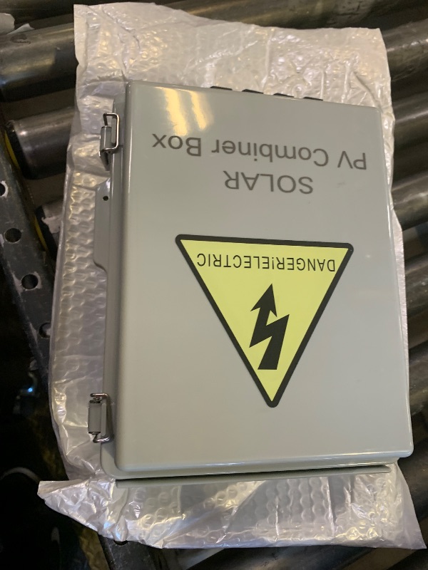 Photo 1 of LiuTaoWMX 4 String Solar Combiner Box