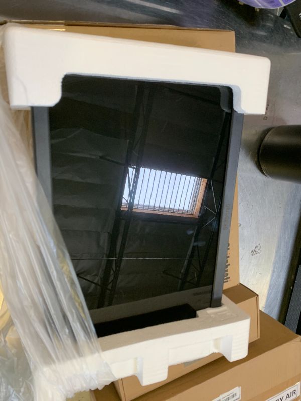 Photo 1 of SKitphrati 17" WXGA+ LED Monitor