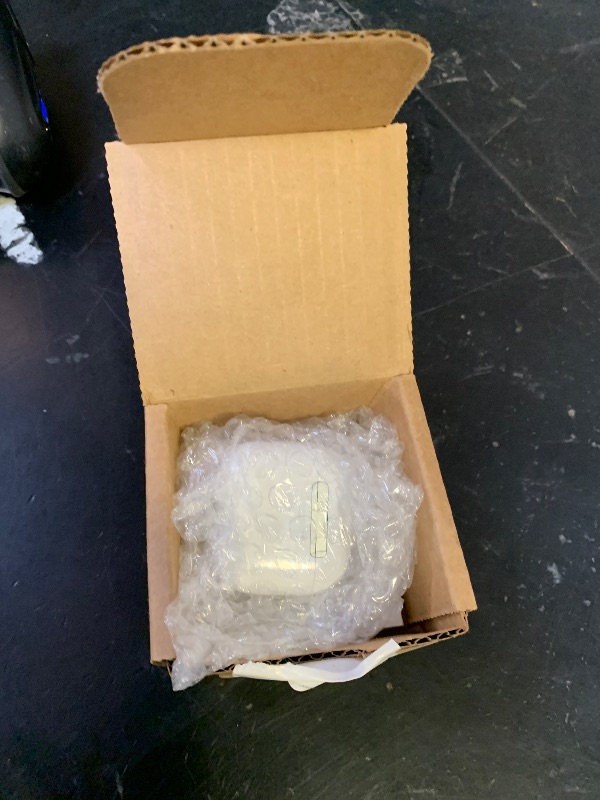 Photo 1 of Apple AirPods 4 Wireless Earbuds