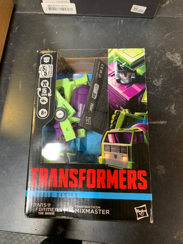 Photo 1 of Transformers Studio Series Mixmaster Voyager Class Action Figure