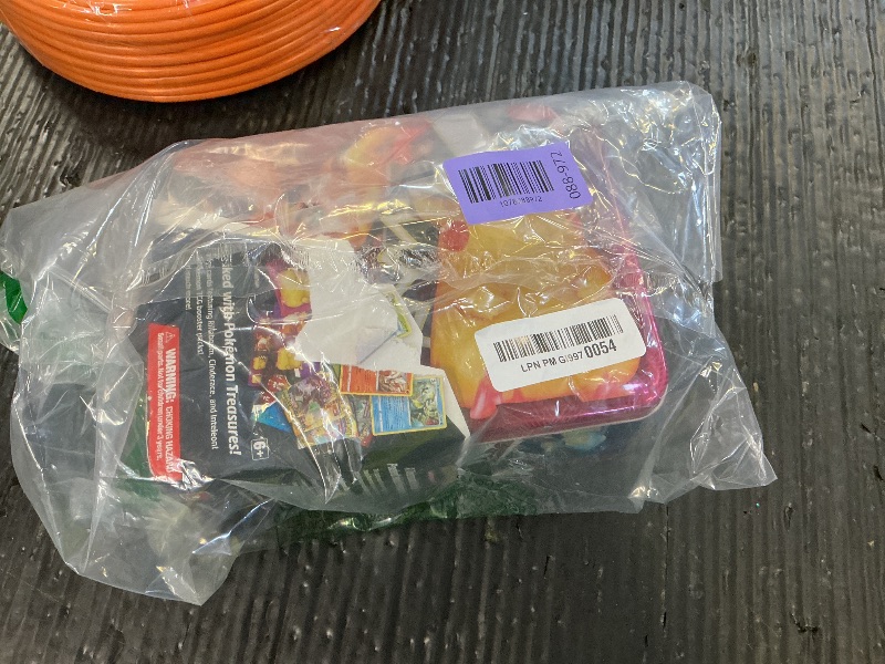Photo 1 of Pokemon TCG: Collector's Chest Fall 2020