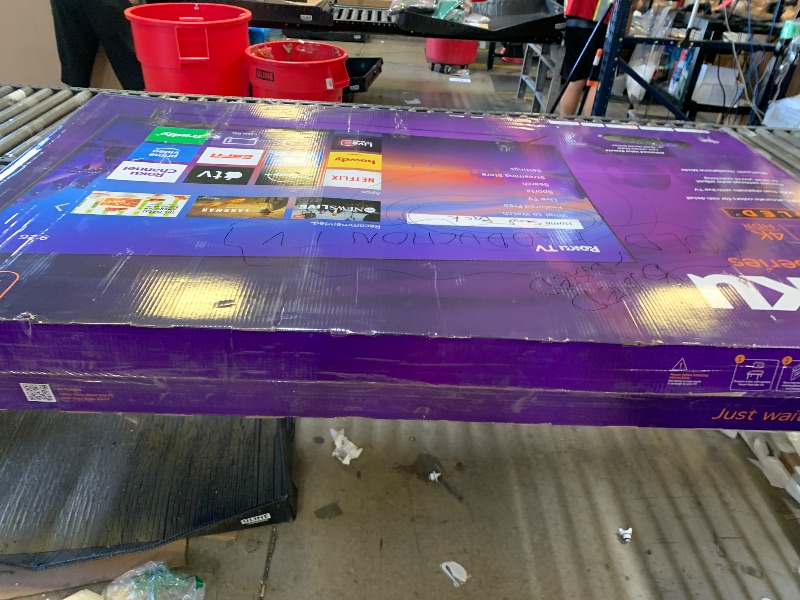 Photo 1 of Roku 75" 4K QLED Smart TV