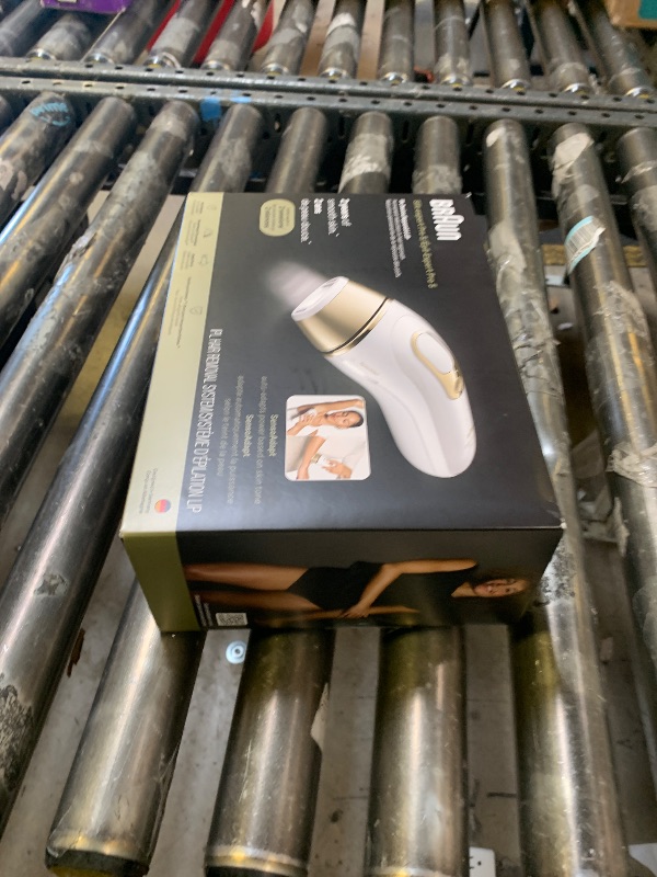 Photo 1 of Braun Silk-Expert Pro 5 IPL Hair Removal Device