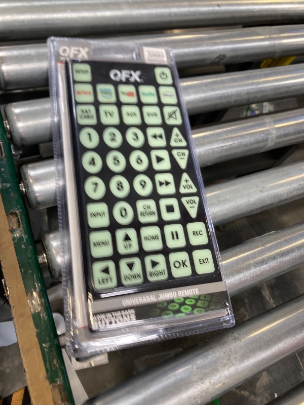 Photo 1 of QFX REM-115 8 in 1 Large Jumbo Universal Remote Control for RCA, Sony, Philips, Samsung, GE, Zenith, Panasonic, Sharp, Toshiba, Daewoo, Hitachi, Sanyo, LG, JVC, Mitsubishi, Emerson, Magnavox