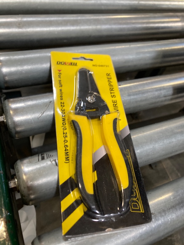 Photo 1 of DOWELL 22-30 AWG Wire Stripper Wire Stripping Tool Wire Cutter And Multi-Function Hand Tool?Professional Handle Design And Refined Craftsmanship.