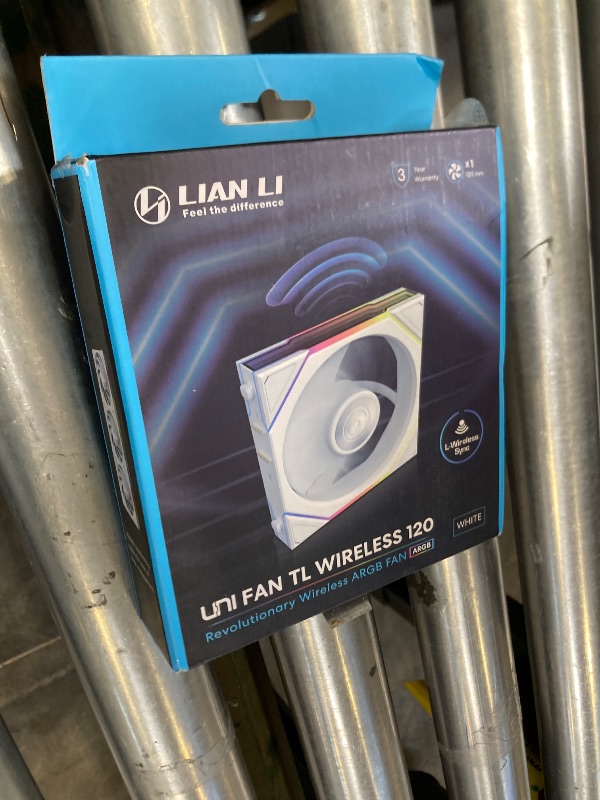 Photo 1 of Lian Li UNI Fan TL LCD Wireless 120-Single Pack-2.4 GHz Wireless Signal ARGB Fan-Infinity Mirror-Daisy-Chain -Customizable Lighting Effects-Controller NOT Included & Required - White (12TLLCD1W1W)
