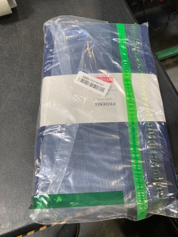 Photo 1 of maxmill Round Jacquard Tablecloths Swirl Pattern Spillproof Wrinkle Free Heavy Weight Soft Table Cloth for Circular Table Cover of Buffet Banquet Parties Holiday Dinner Round 90 Inch Navy Blue