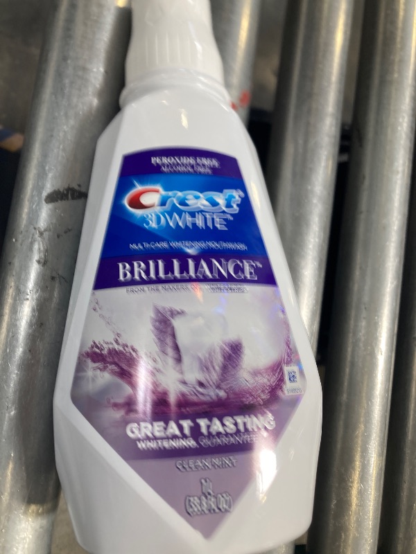 Photo 1 of Crest 3D White Mouthwash, Teeth Whitening for Adults, 1L, , Alcohol Free Mouth Rinse, Breath Freshener, Antibacterial, Antiseptic, Bad Breath Treatment, Peroxide Free, Clean Mint