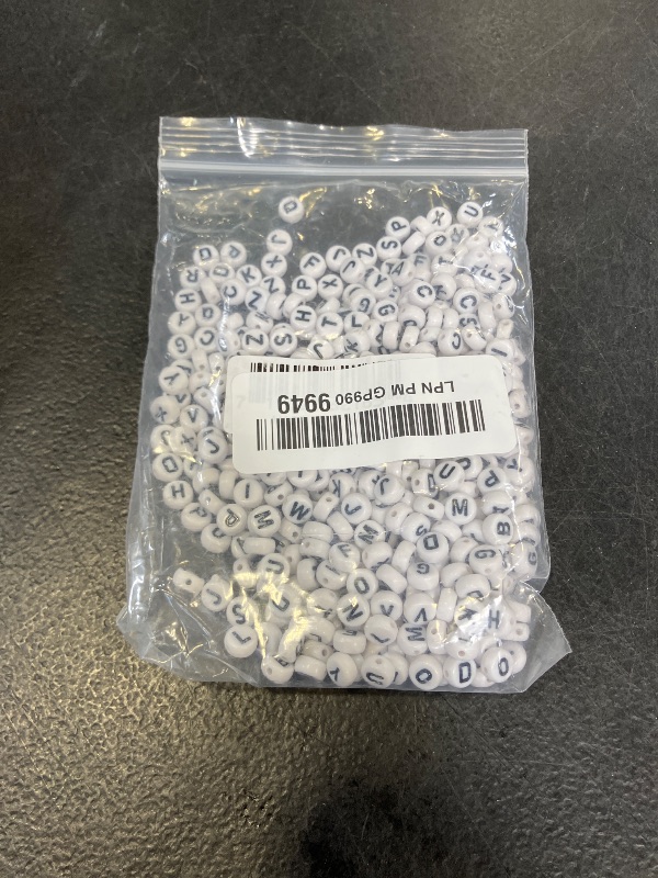Photo 1 of SUTOUG 1000PCS Colourful Letter Beads for Threading, 4 x 7 MM, A-Z White Letter Beads and Colourful Heart Beads, Acrylic Round Beads for Jewellery DIY Making Crafts Bracelets Necklaces Ornaments Penda