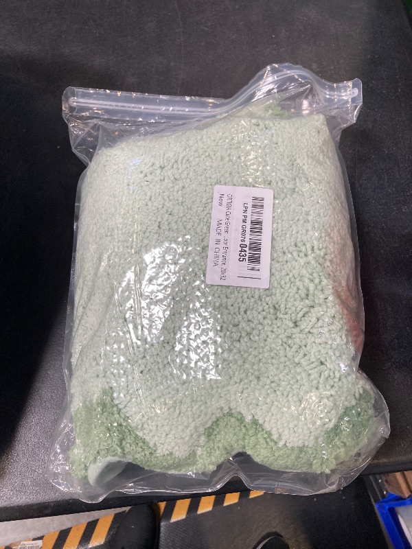 Photo 1 of ORTIGIA Cute Green Scalloped Bath Mat, Fun Plush Microfiber Scallop Bathroom Rugs Non Slip Washable Quick Dry Absorbent, Bathmat Bath Rug Carpet for Shower Stall Vanities Kitchen Floor Entrance, 20x32