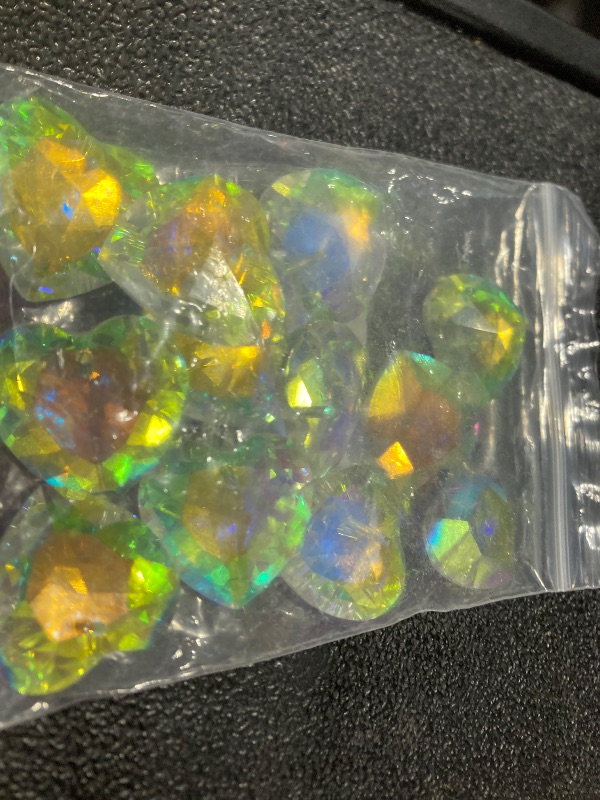 Photo 1 of SOFPLATE 1 Box 12Pcs 1.06 Inch Crystal Heart Prism Suncatcher Glass Heart Ornament Small Clear AB Lamp Prisms Charms Bulk Rainbow Maker Suncatchers for Windows Room Garden Wedding Decoration Pendant