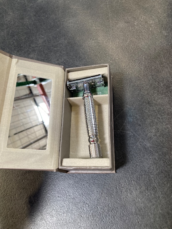 Photo 1 of VIKINGS BLADE Double Edge Safety Razor for Men + 5 Swedish Steel Blades + Luxury Case. Smooth, Reusable, Eco-Friendly (The Chieftain)