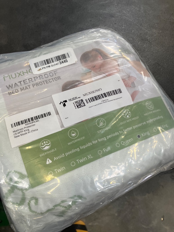 Photo 1 of Premium 100% Waterproof King Mattress Protector, Breathable Mattress Cover King Size Bed, 3D Air Fabric Cooling Bed Pad Cover, Deep Pocket 8"-21"