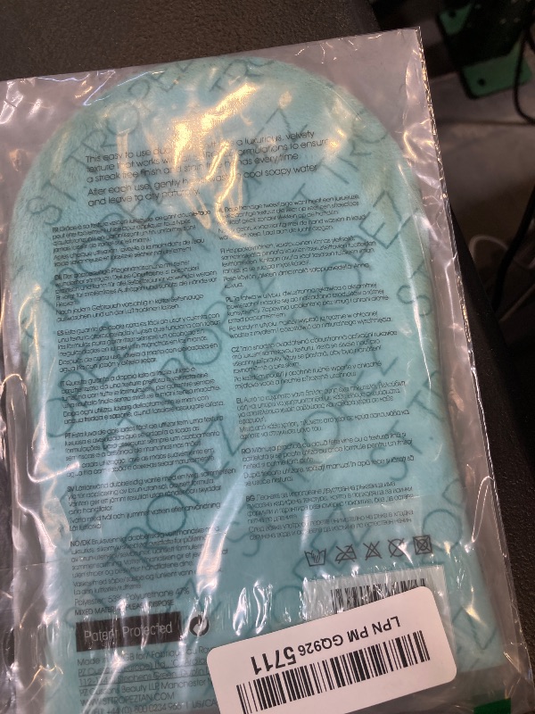 Photo 1 of St.Tropez Double-Sided, Waterproof, Velvet Self Tan Applicator Mitt, 1 ct