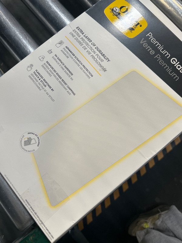 Photo 1 of OtterBox iPad (10th generation) and iPad (A16) Premium Glass Case - Clear