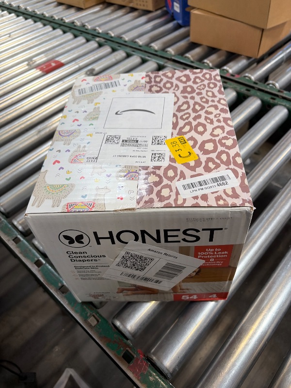 Photo 1 of The Honest Company Comfort Dry Disposable Daytime Diapers for Sensitive Skin, Hypoallergenic, Fragrance-Free, Wild Thang + All The Alpacas, Club Box, Size 4 (22-37 lbs), 54 Count
