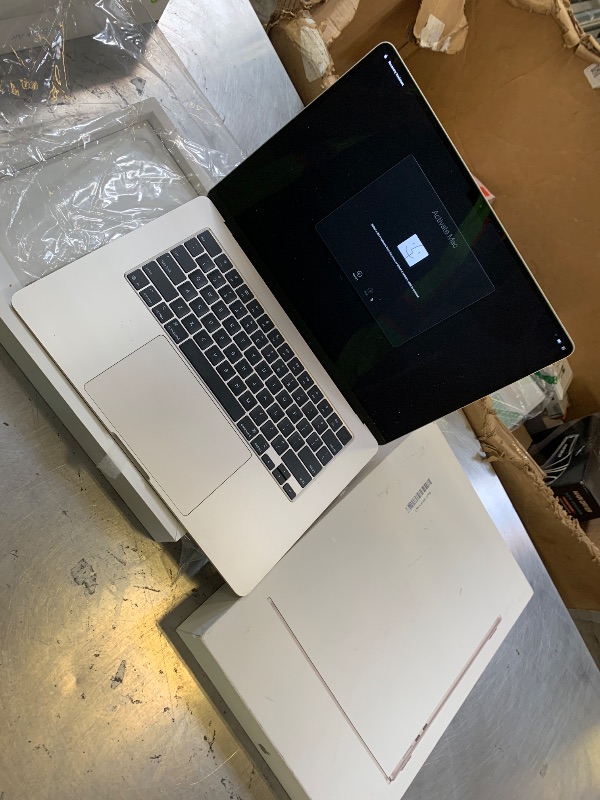 Photo 1 of Apple 2025 MacBook Air 15-inch Laptop with M4 chip: Built for Apple Intelligence, 15.3-inch Liquid Retina Display, 24GB Unified Memory, 512GB SSD Storage, 12MP Center Stage Camera, Touch ID; Starlight