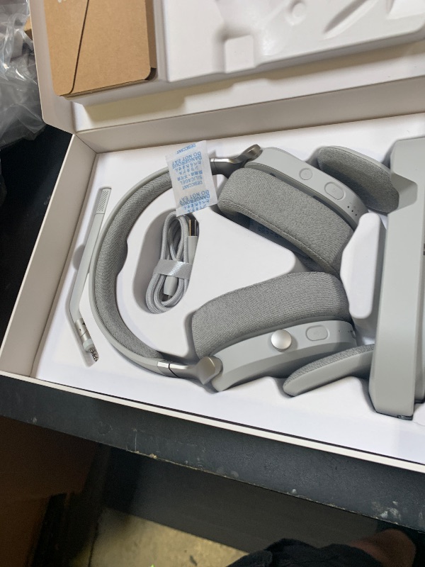 Photo 1 of Fractal Design Scape Light - Wireless PC Gaming Headset - Detachable Flip-to-Mute Microphone with Noise Cancellation - Battery Life Up to 40 Hours - Configurable Ambient Lighting - Gray