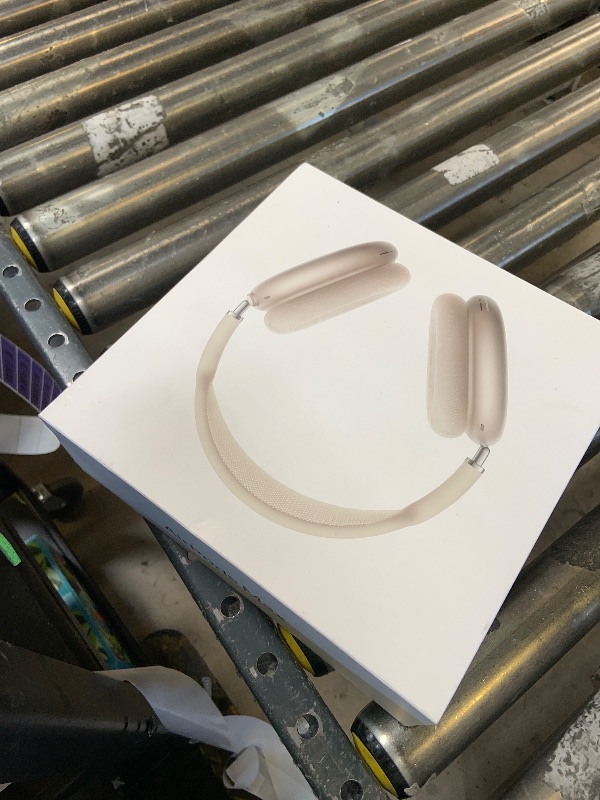 Photo 1 of "AIRPODS MAX"