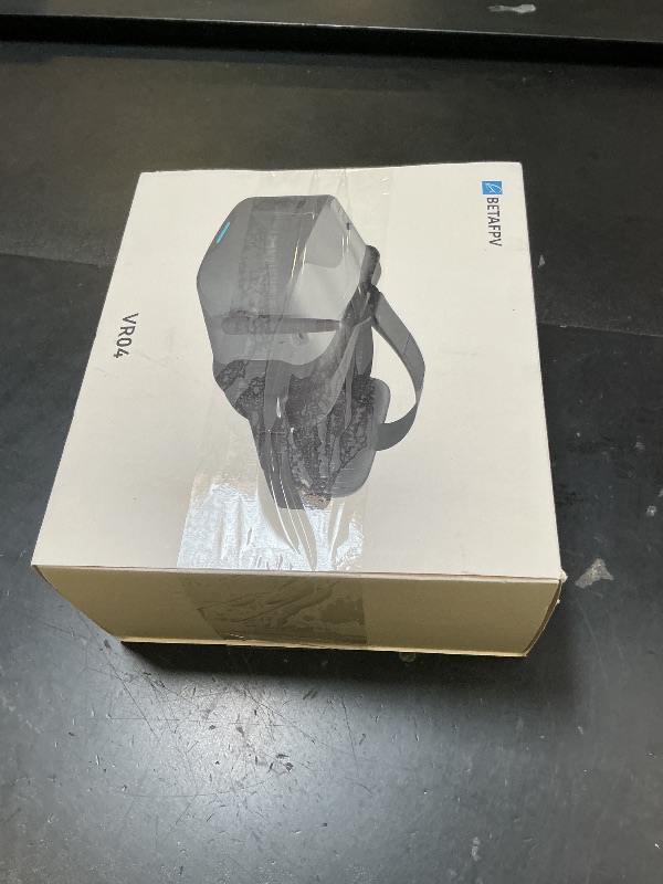 Photo 1 of BETAFPV VR04 FPV Goggles with DVR Function 5.8G 48CH 4.3inch 800 * 480px NTSC/PAL, Built-in 2000mAh Battery, Support Record & Replay, Compatible with FPV Drone like Cetus Meteor Air Pavo Series Drone