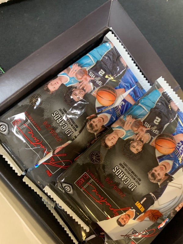 Photo 1 of 2025-26 Topps Signature Class Basketball Jumbo Hobby Box, 4 Autographs