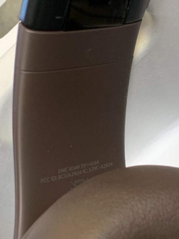 Photo 1 of LEFT SIDE DOES NOT FUNCTION***********Beats Studio Pro Premium Wireless Over-Ear Headphones- Up to 40-Hour Battery Life, Active Noise Cancelling, Great for Travel & Commuting, USB-C Lossless Audio, Apple & Android Compatible - Deep Brown