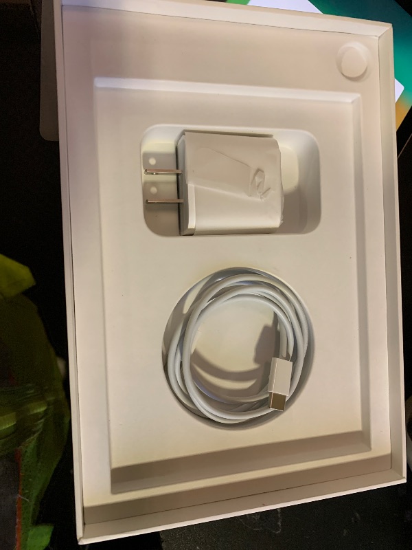 Photo 1 of Apple iPad mini (6th Generation): A15 Bionic, 8.3-inch Liquid Retina Display, 64GB, Wi-Fi 6, 12MP front/12MP Back Camera, Touch ID, All-Day Battery Life – Starlight