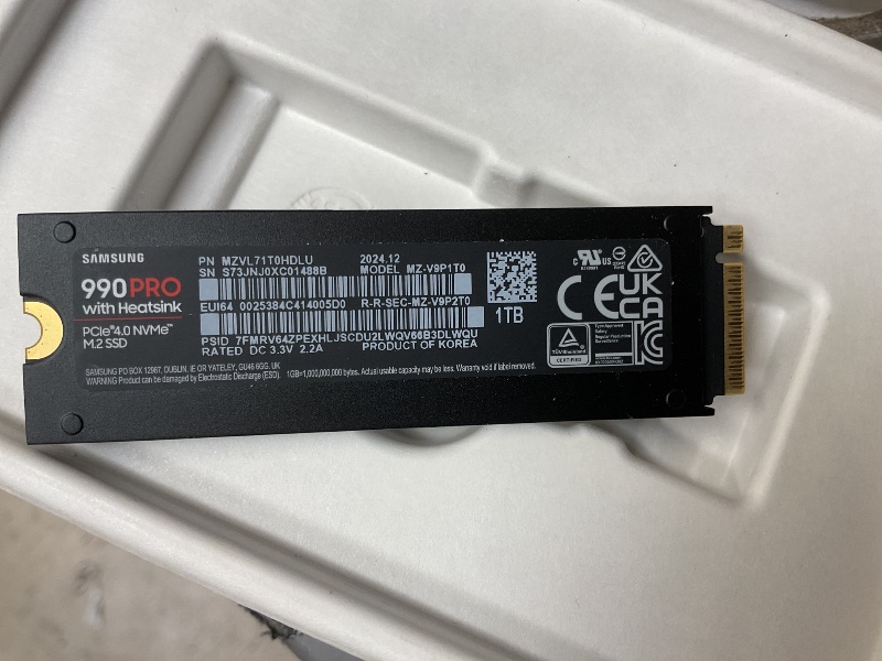 Photo 1 of Samsung 990 Pro MZ-V9P1T0CW Disque SSD Interne avec dissipateur NVMe M.2 PCIe 4.0, 1 to