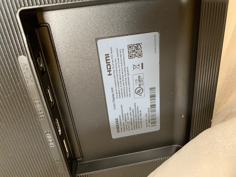 Photo 1 of 32" Essential Monitor with Borderless Design