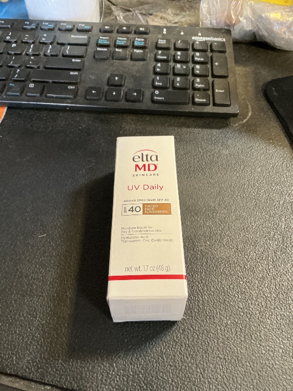 Photo 1 of EltaMD UV Daily Tinted SPF 40 Face Sunscreen Moisturizer with Zinc Oxide, Tinted Daily Face Moisturizer with SPF, Sunscreen for Dry Skin,1.7 oz Pump (Pack of 2)