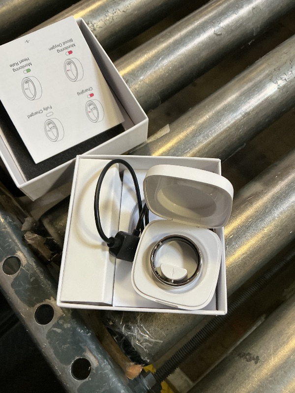 Photo 1 of Oura Ring 4 - Silver - Size 9 - Smart Ring, Sleep, Activity, Women’s Health, AI Advisor, Up to 8 Days of Battery Life, Size Before You Buy, Android & iOS Compatible