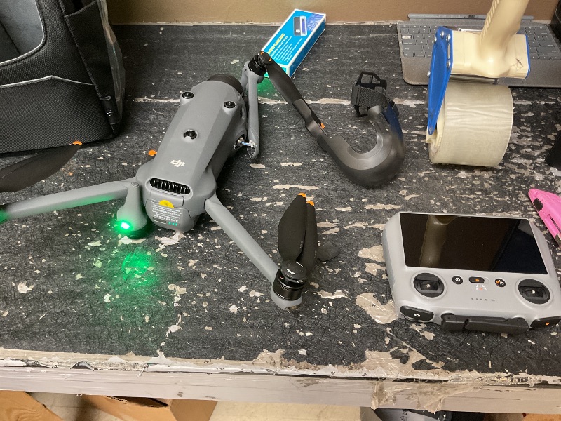 Photo 1 of DJI Mavic 4 Pro 512GB Creator Combo with RC Pro 2, Flagship Tri-Camera Drone with 100MP 4/3 CMOS Hasselblad Camera, 51-Min Max Flight Time, Three Batteries, Charging Hub, Professional, Gray