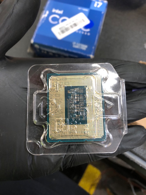 Photo 1 of Intel Core i7-12700K Gaming Desktop Processor with Integrated Graphics and 12 (8P+4E) Cores up to 5.0 GHz Unlocked LGA1700 600 Series Chipset 125W
